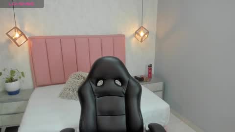 Snapshot of melissarouge chatting on October 2025 07:46:02 PM online show from October 2025 07:46:02 PM