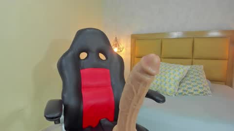 Snapshot of melissarouge chatting on October 2025 08:22:02 PM online show from October 2025 08:22:02 PM