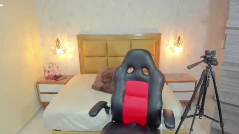 Snapshot of melissarouge chatting on November 2025 07:35:01 PM online show from November 2025 07:35:01 PM