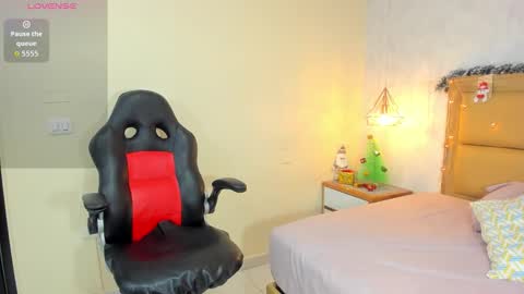 Snapshot of melissarouge chatting on November 2025 08:12:01 PM online show from November 2025 08:12:01 PM