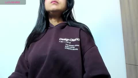 Snapshot of mellanie33 chatting on November 2025 09:52:02 AM mellanie online show from November 2025 09:52:02 AM