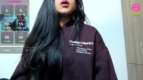 Snapshot of mellanie33 chatting on November 2025 10:04:01 AM mellanie online show from November 2025 10:04:01 AM