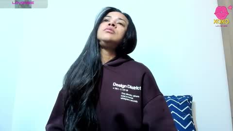 Snapshot of mellanie33 chatting on November 2025 09:54:02 AM mellanie online show from November 2025 09:54:02 AM