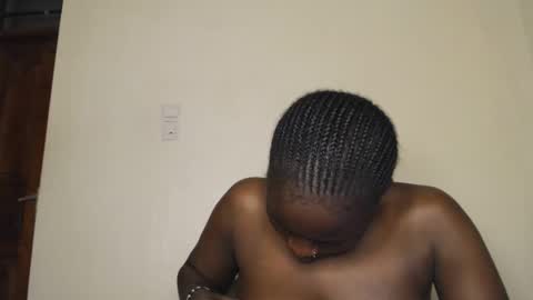 Snapshot of mellanin_pretty_ chatting on February 2026 08:15:01 PM . online show from February 2026 08:15:01 PM