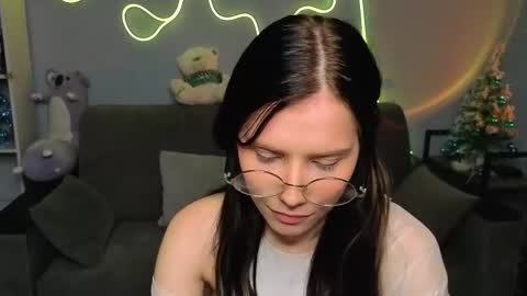 mellhyees online show from January 2026 05:50:01 PM