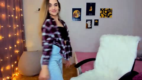 Tessa online show from December 2024 07:45:02 PM