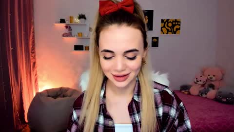 Tessa online show from December 2024 12:44:01 AM