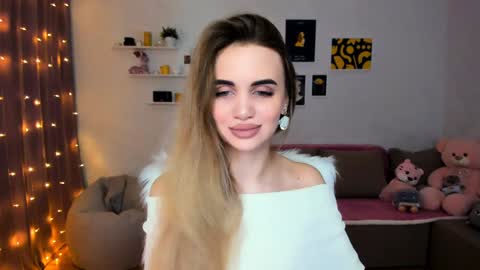 Tessa online show from December 2024 08:23:02 PM