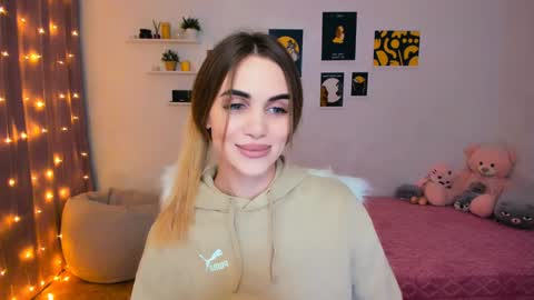 Tessa online show from January 2025 08:42:01 PM