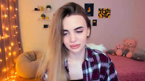 Tessa online show from January 2025 09:39:01 PM