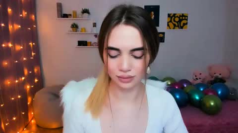 Tessa online show from February 2025 04:22:01 AM