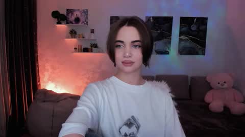 Tessa online show from November 2025 09:03:01 PM