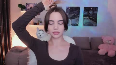 Tessa online show from December 2025 02:16:02 AM