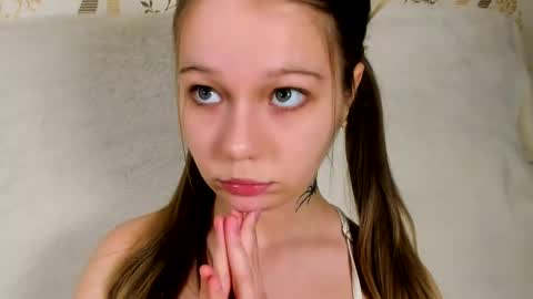 MelMooon online show from February 2026 08:16:02 PM