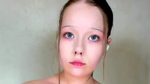 MelMooon online show from July 2026 09:28:02 PM