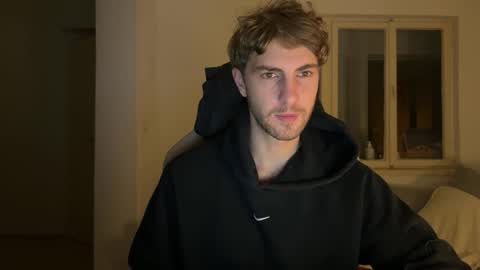 Snapshot of melodicass chatting on December 2025 12:48:01 AM Melodicass online show from December 2025 12:48:01 AM