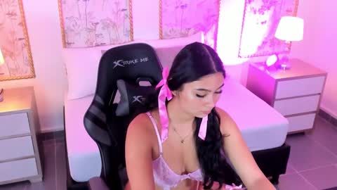 Melody  online show from September 2025 12:32:02 PM