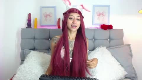 Snapshot of melody_harper_ chatting on April 2026 02:00:02 PM M E L O D Y online show from April 2026 02:00:02 PM