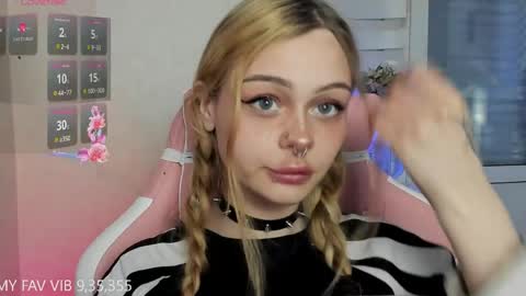 Snapshot of melonipinkbb chatting on April 2026 07:07:02 PM MELONI online show from April 2026 07:07:02 PM