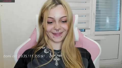 Snapshot of melonipinkbb chatting on May 2026 12:23:02 PM MELONI online show from May 2026 12:23:02 PM