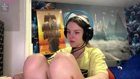 Hi Im Aria 18 years old online show from December 2025 03:38:02 PM