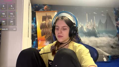 Snapshot of melonygriffen chatting on March 2026 01:28:02 PM Hi Im Aria 18 years old online show from March 2026 01:28:02 PM