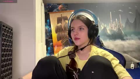 Snapshot of melonygriffen chatting on March 2026 05:08:01 PM Hi Im Aria 18 years old online show from March 2026 05:08:01 PM