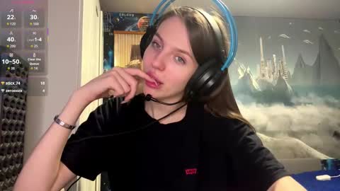 Snapshot of melonygriffen chatting on March 2026 01:05:02 PM Hi Im Aria 18 years old online show from March 2026 01:05:02 PM