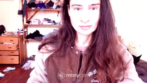 Snapshot of memorningdew chatting on February 2026 06:43:02 AM Yummygirl online show from February 2026 06:43:02 AM