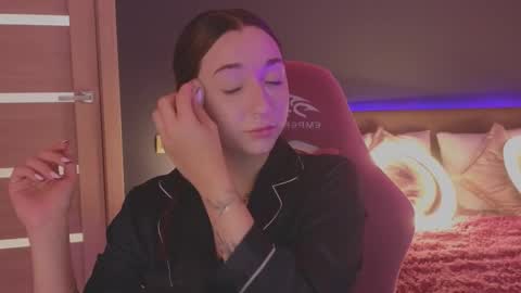 Snapshot of mencialo chatting on September 2025 02:11:02 AM Mencialo online show from September 2025 02:11:02 AM