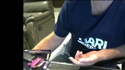 Snapshot of mentosgum chatting on October 2025 08:53:02 PM mentosgum online show from October 2025 08:53:02 PM