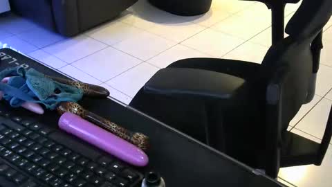 Snapshot of mentosgum chatting on February 2026 06:49:02 PM mentosgum online show from February 2026 06:49:02 PM