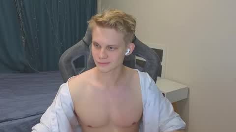 Mickey online show from December 2025 09:57:01 PM