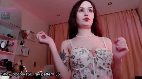 Snapshot of meow_on_da_cam chatting on May 2026 02:44:02 PM meow_on_da_cam online show from May 2026 02:44:02 PM