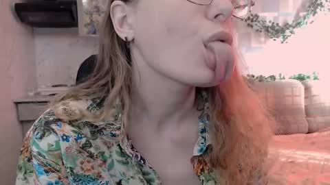 Snapshot of meowcr chatting on October 2025 05:26:02 AM meowcr online show from October 2025 05:26:02 AM