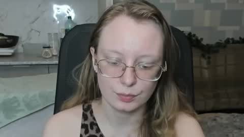 Snapshot of meowcr chatting on October 2025 07:05:02 PM meowcr online show from October 2025 07:05:02 PM