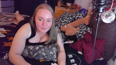 Snapshot of meowut chatting on January 2025 11:24:01 PM Mary online show from January 2025 11:24:01 PM