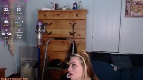 meowzers777 online show from May 2026 07:03:02 AM