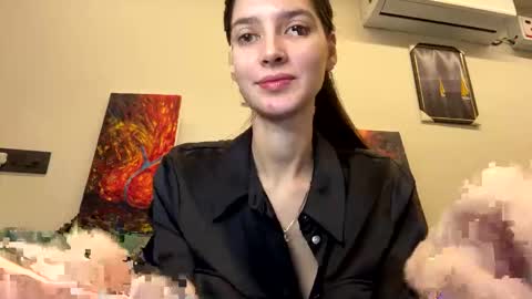 Snapshot of meralynn chatting on November 2025 08:06:01 AM LEVA online show from November 2025 08:06:01 AM