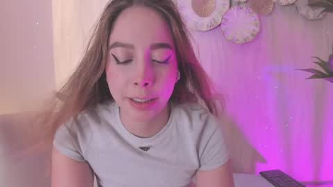 Snapshot of meredit_lane chatting on April 2026 06:52:01 PM online show from April 2026 06:52:01 PM