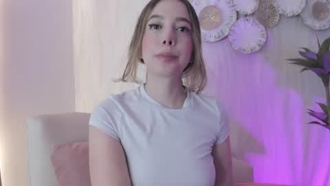 Snapshot of meredit_lane chatting on June 2026 11:41:02 AM online show from June 2026 11:41:02 AM