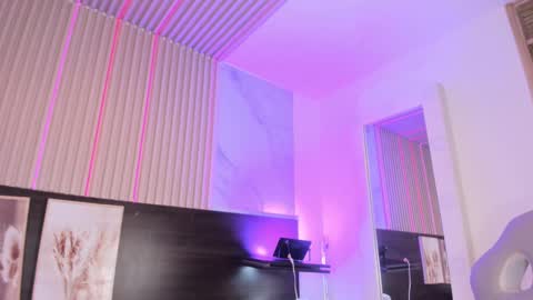 Snapshot of meredith_spencer chatting on January 2025 06:28:02 PM meredith_spencer online show from January 2025 06:28:02 PM