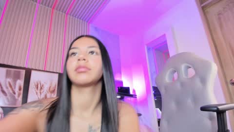 Snapshot of meredith_spencer chatting on February 2025 06:17:01 PM meredith_spencer online show from February 2025 06:17:01 PM