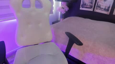 Snapshot of meredith_spencer chatting on October 2025 01:17:02 PM meredith_spencer online show from October 2025 01:17:02 PM