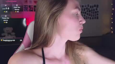 Snapshot of merry_dancers_ chatting on January 2025 06:02:01 PM Susan online show from January 2025 06:02:01 PM