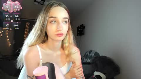 Snapshot of merryl_clark chatting on September 2025 07:19:02 PM Sara online show from September 2025 07:19:02 PM