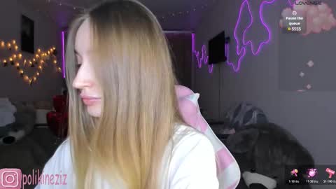 Snapshot of merryl_clark chatting on February 2026 04:06:01 PM Sara online show from February 2026 04:06:01 PM