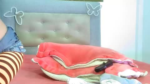 mew_alix online show from February 2026 02:10:01 PM