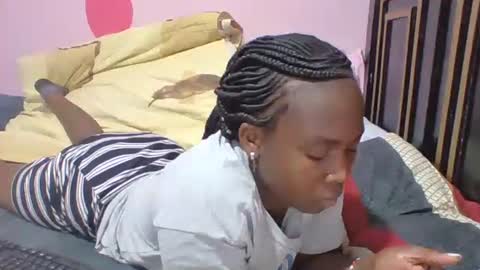 Snapshot of meybel chatting on November 2025 07:02:02 PM Meybel online show from November 2025 07:02:02 PM