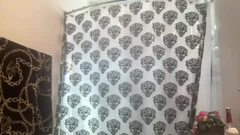 miaaheart online show from April 2026 05:27:01 PM